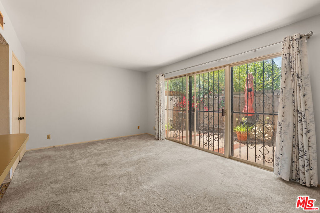 3221 Thatcher Avenue Property Photo 10