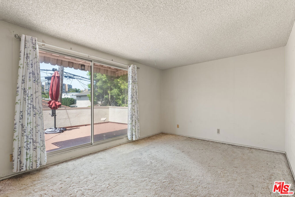 3221 Thatcher Avenue Property Photo 13