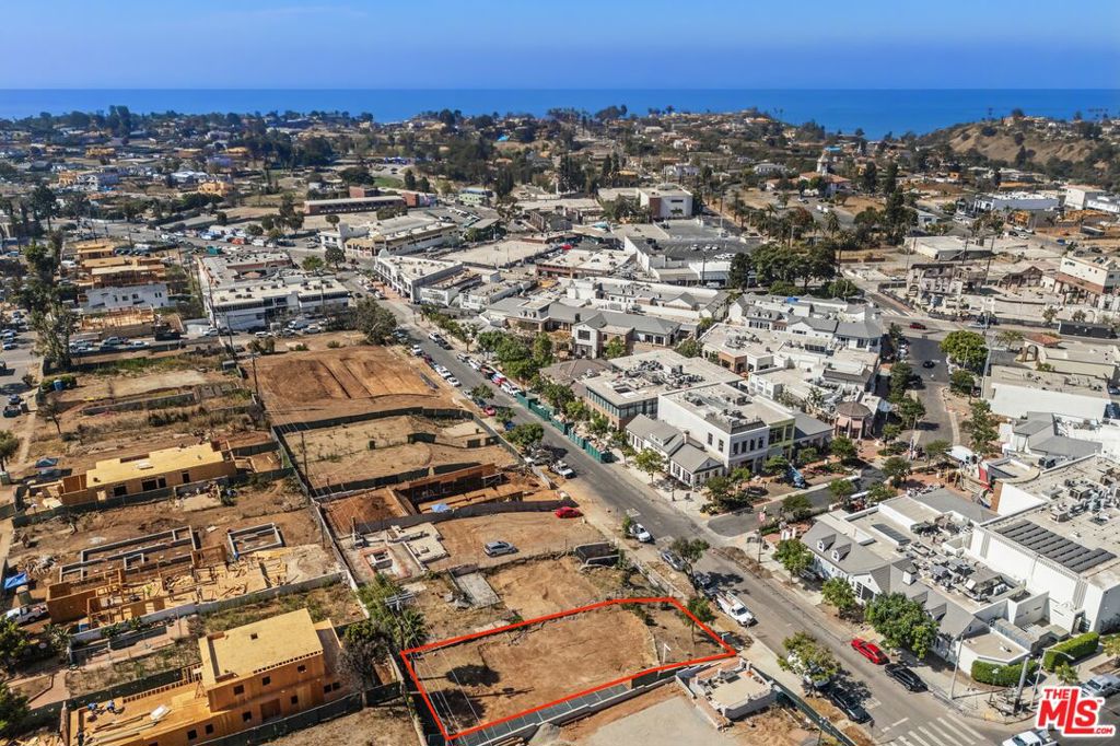 1050 Monument Street Property Photo 4