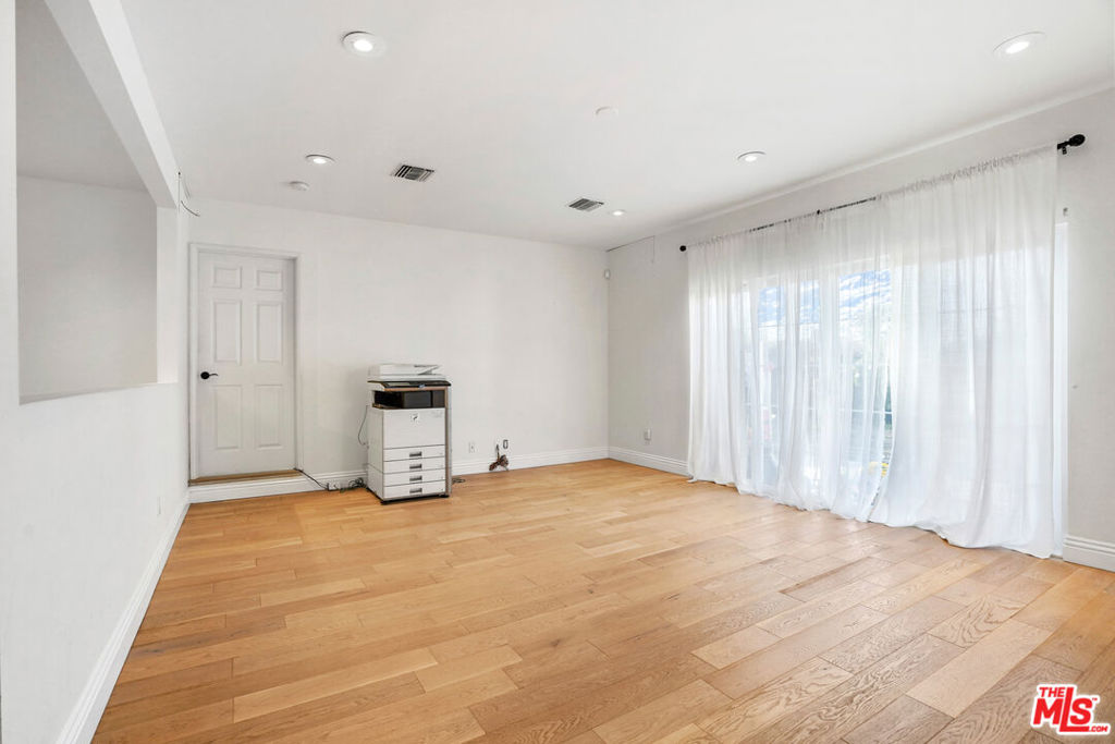 649 Tufts Avenue Property Photo 25