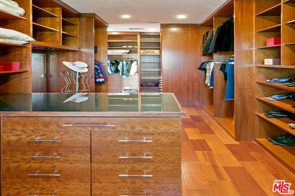 26864407 Property Photo 6