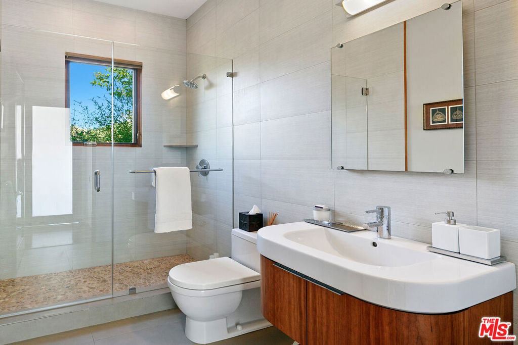 26864407 Property Photo 13
