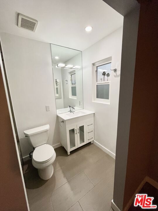10817 Whipple Street 18 Property Photo 13