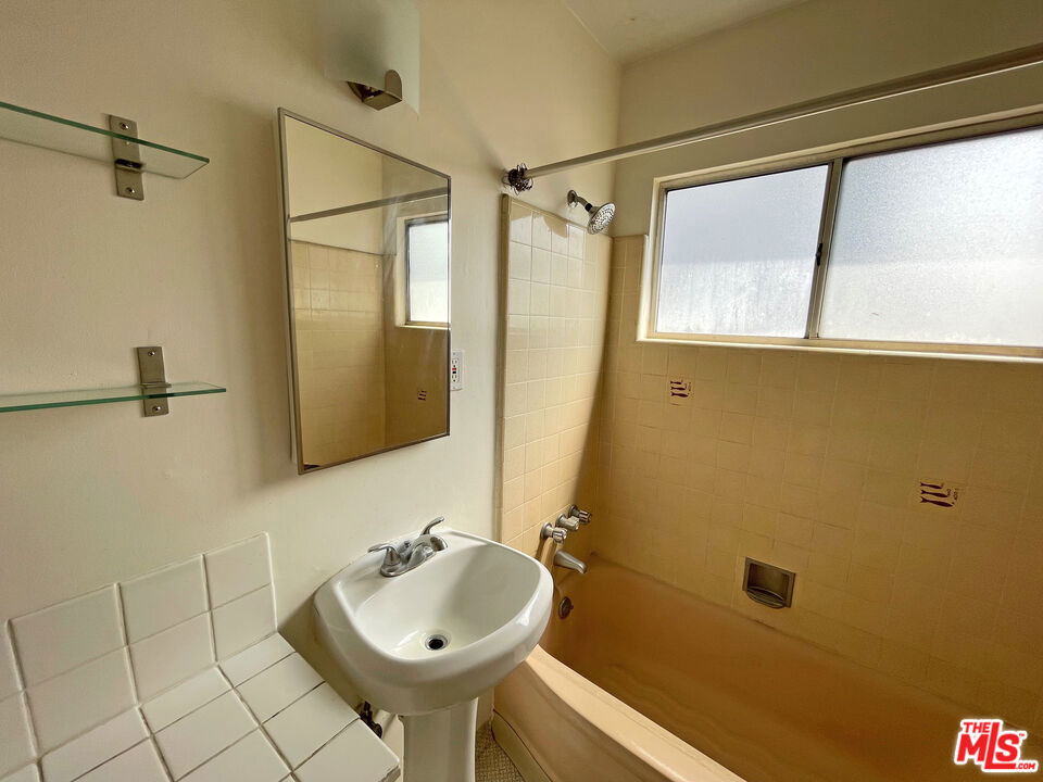 2986 Waverly Drive 4 Property Photo 5
