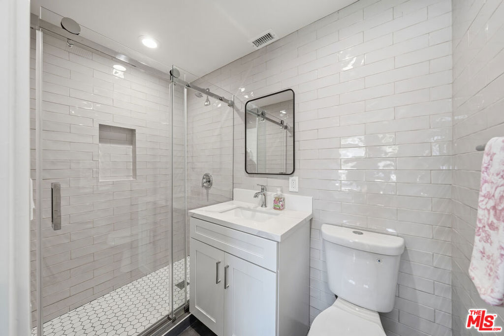 2896 W 14th Street Property Photo 11
