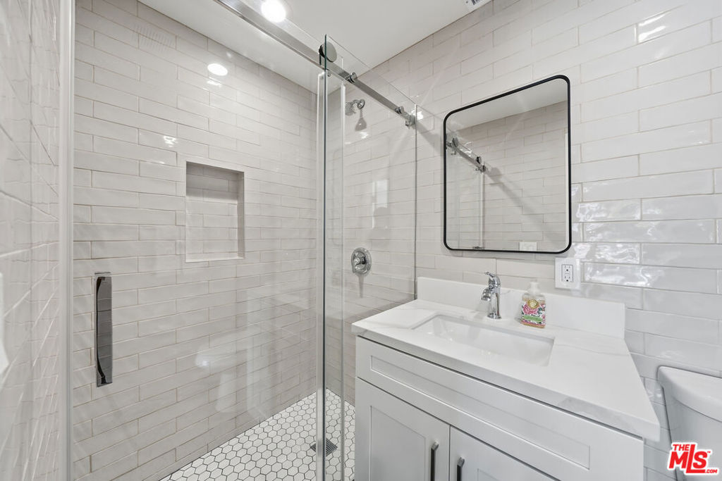 2896 W 14th Street Property Photo 12