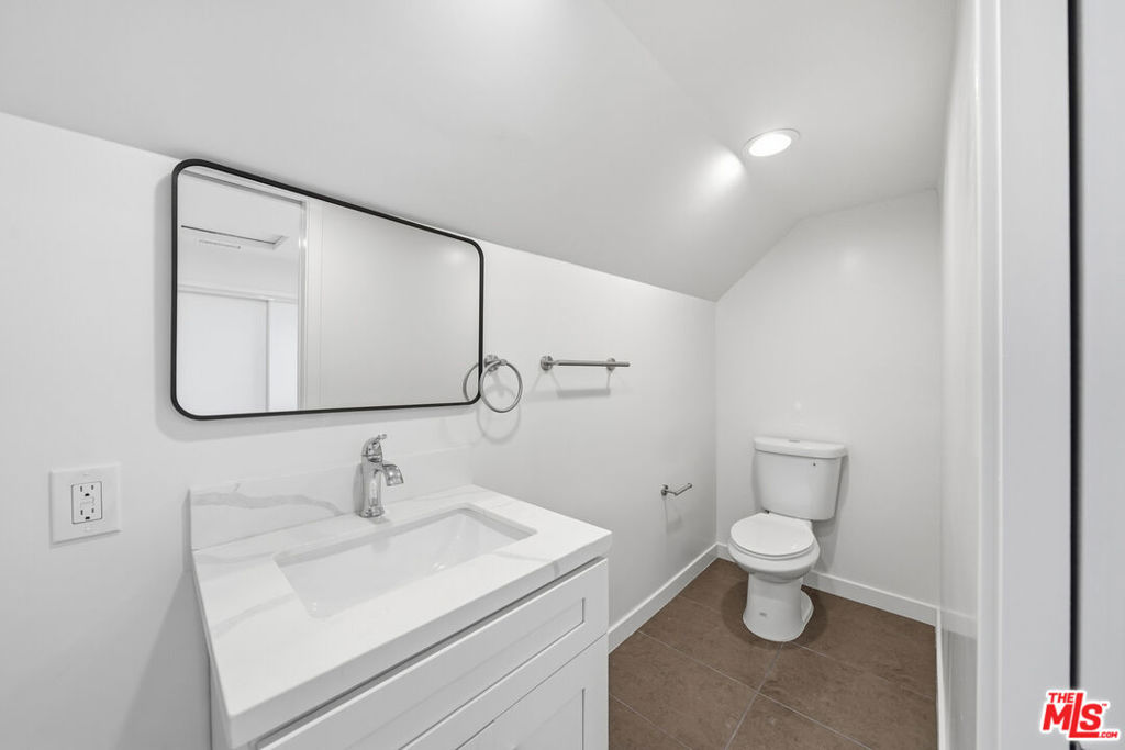 2896 W 14th Street Property Photo 33