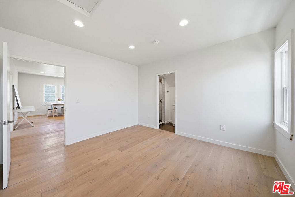 2896 W 14th Street Property Photo 39