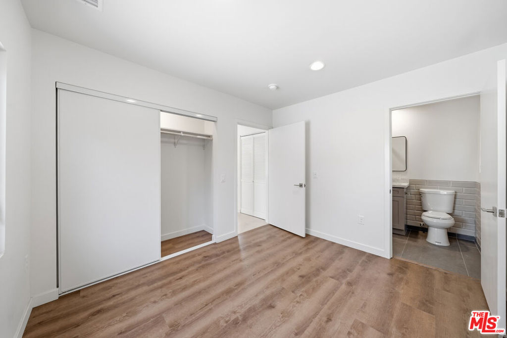 2896 W 14th Street Property Photo 50