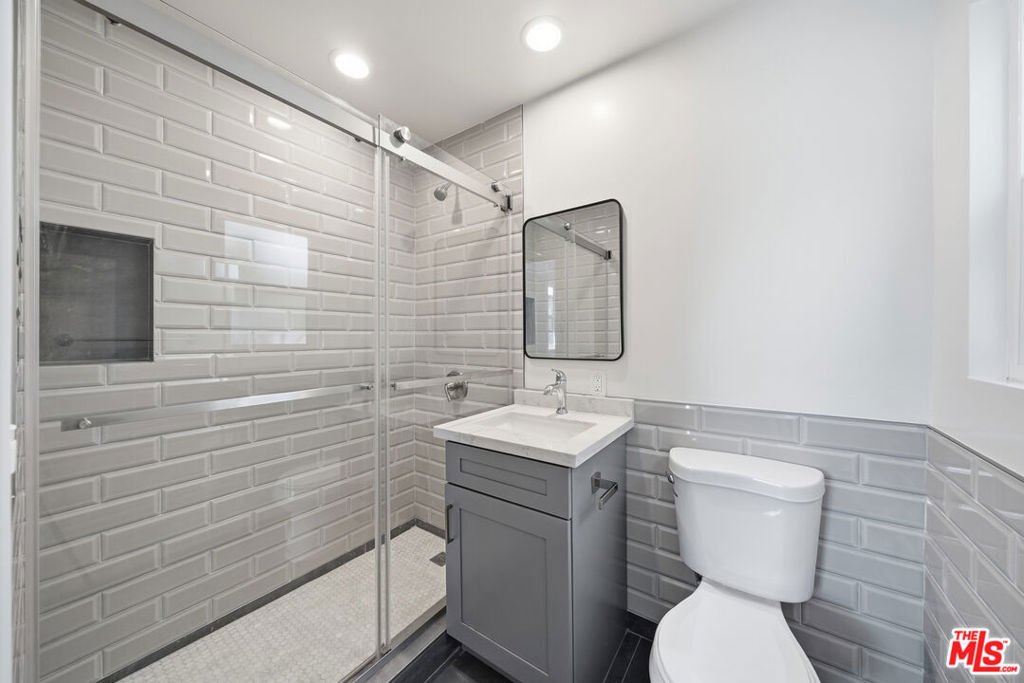 2896 W 14th Street Property Photo 51