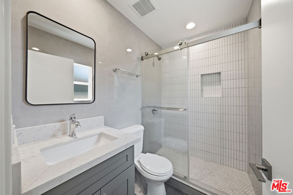 2896 W 14th Street Property Photo 53