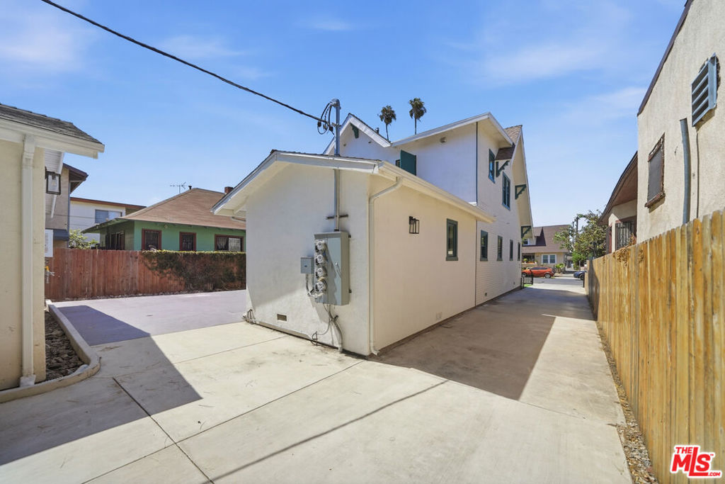 2896 W 14th Street Property Photo 56