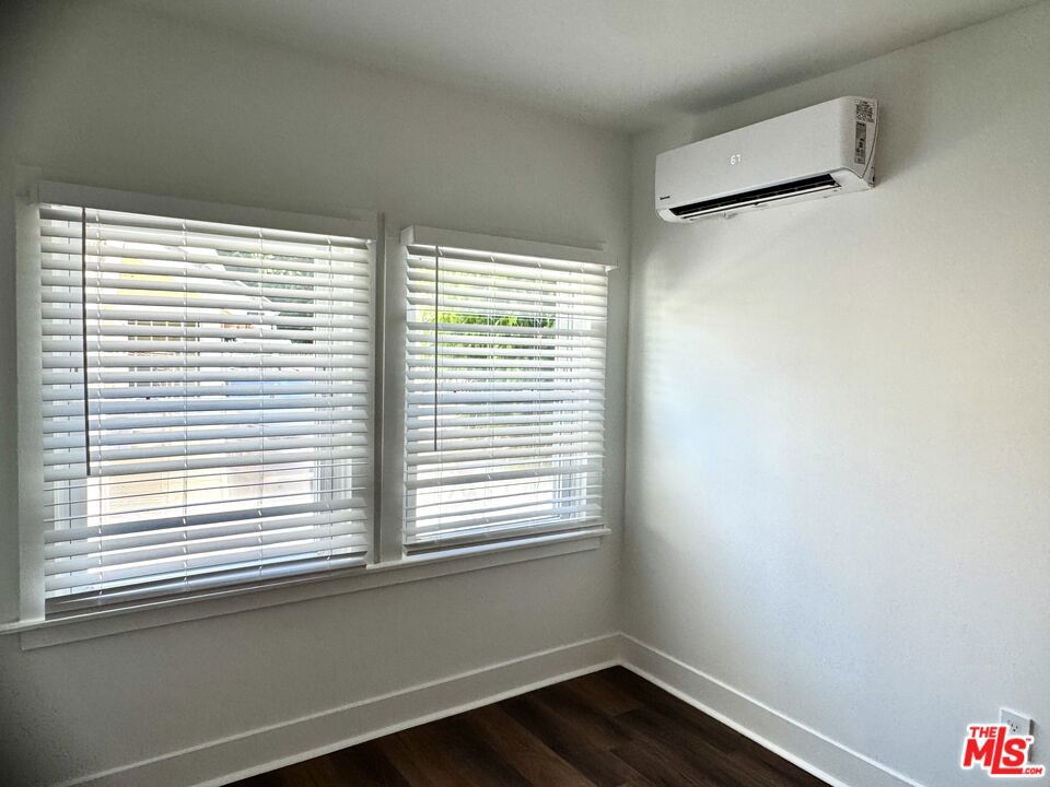 5724 La Mirada Avenue Property Photo 12