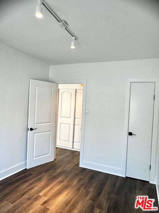 5724 La Mirada Avenue Property Photo 13