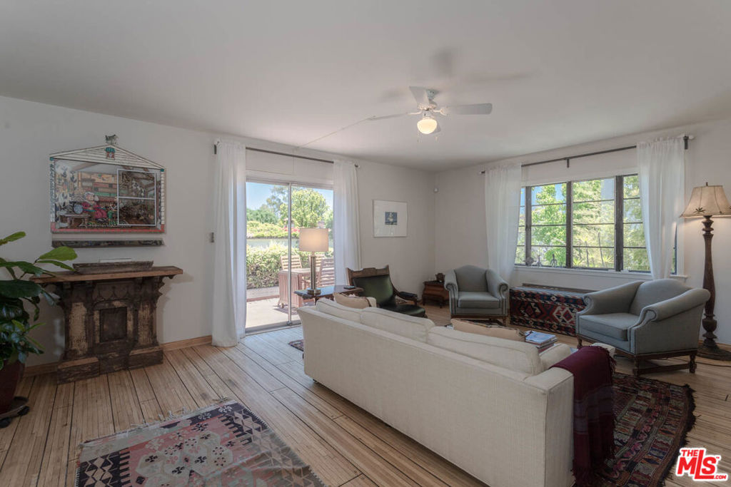 10959 Strathmore Drive Property Photo 11