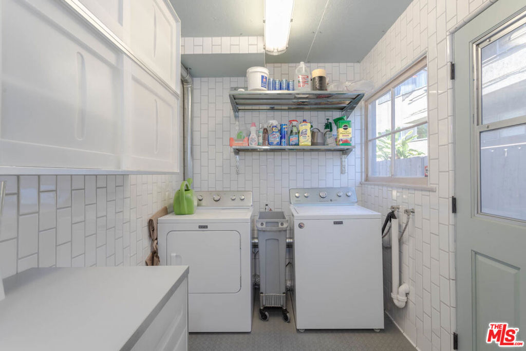 10959 Strathmore Drive Property Photo 17