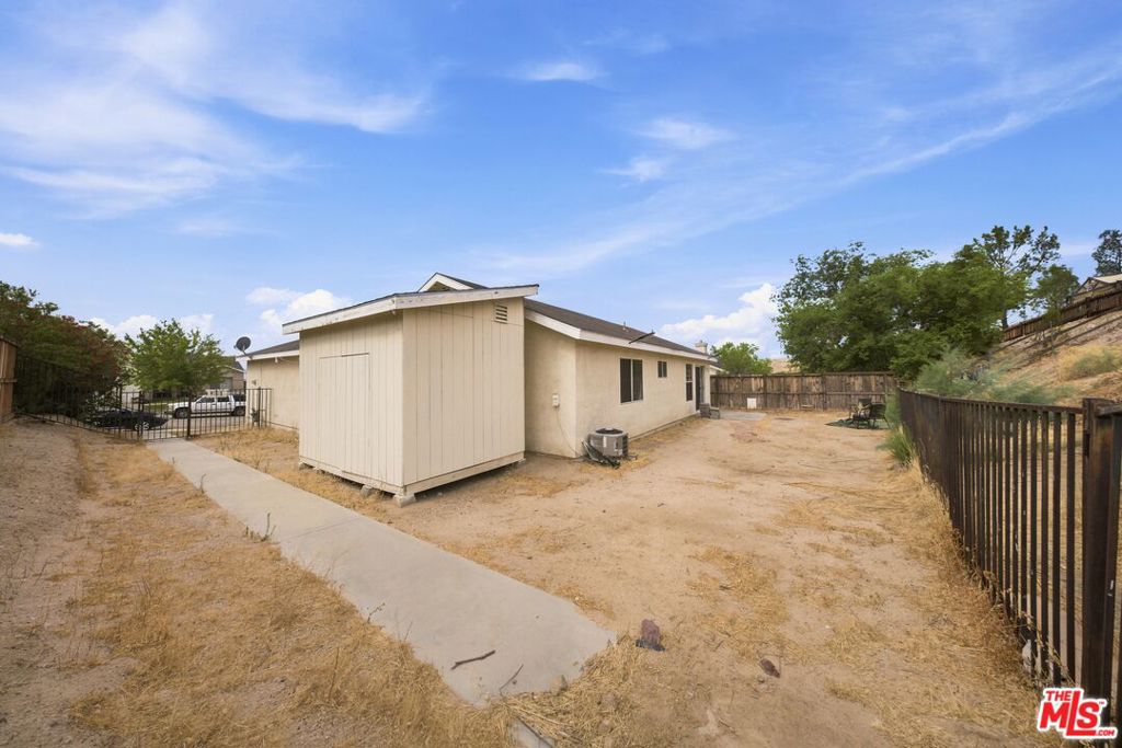 1325 Bradford Avenue Property Photo 8