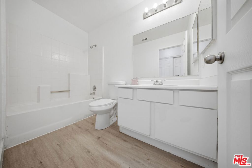 1325 Bradford Avenue Property Photo 10