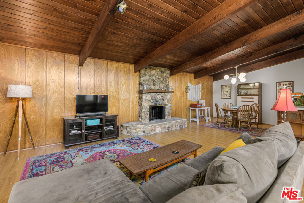 13138 Welby Way Property Photo 13
