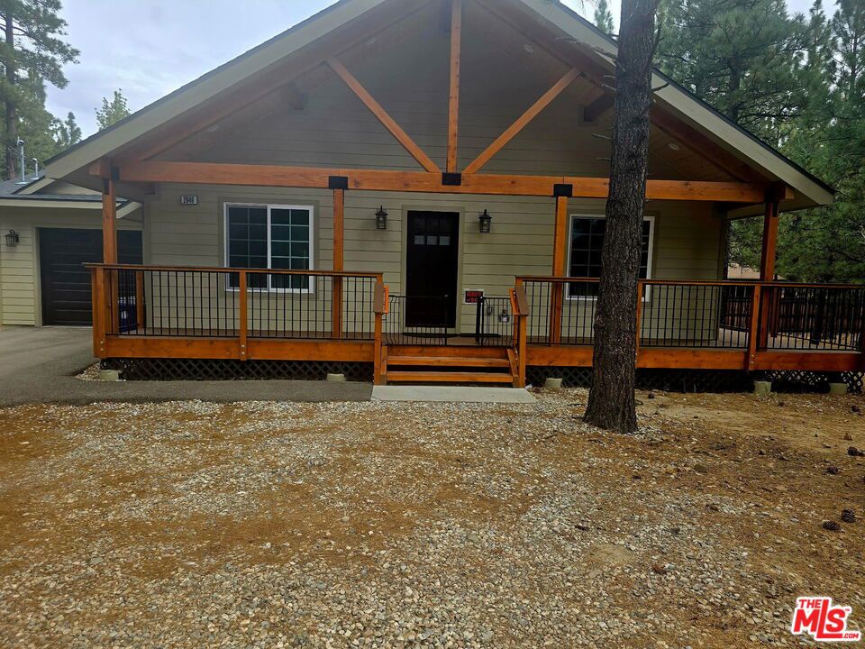 2049 Mahogany Lane Property Photo 1