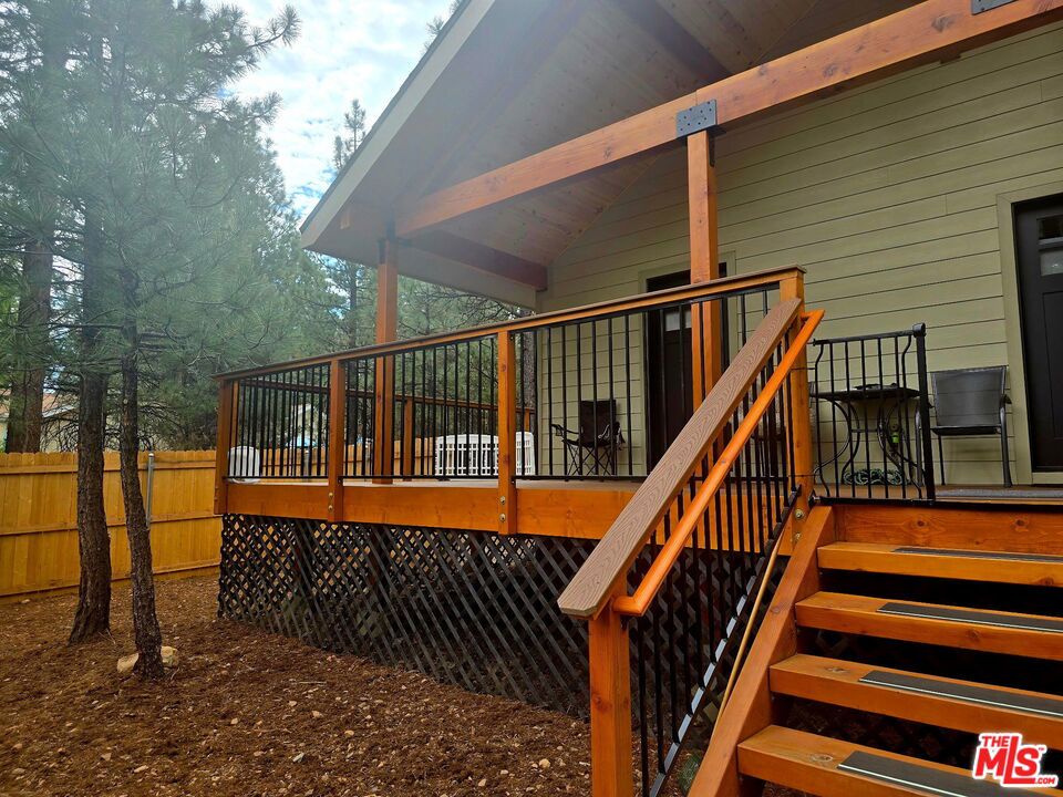 2049 Mahogany Lane Property Photo 2