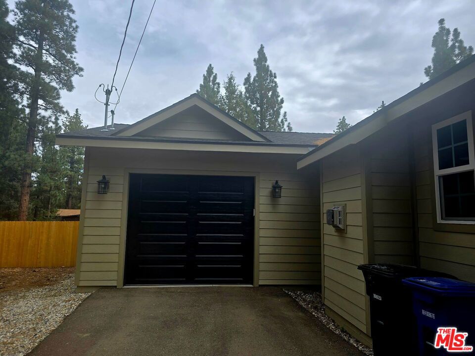 2049 Mahogany Lane Property Photo 4