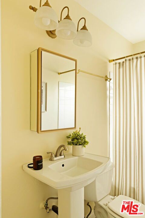 204 E Hurst Street Property Photo 20