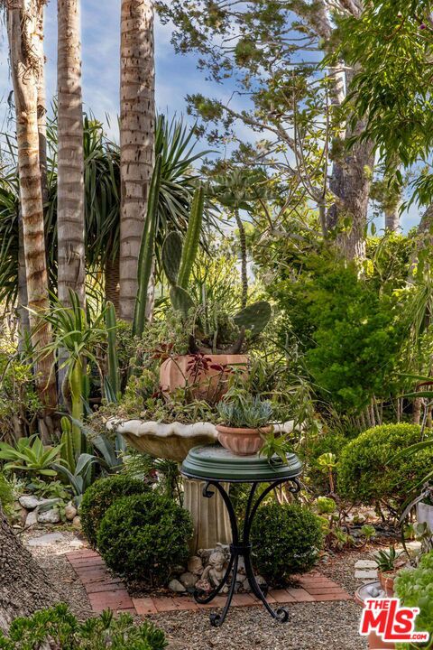 927 Amoroso Property Photo 46