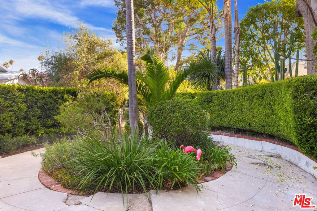 927 Amoroso Property Photo 48