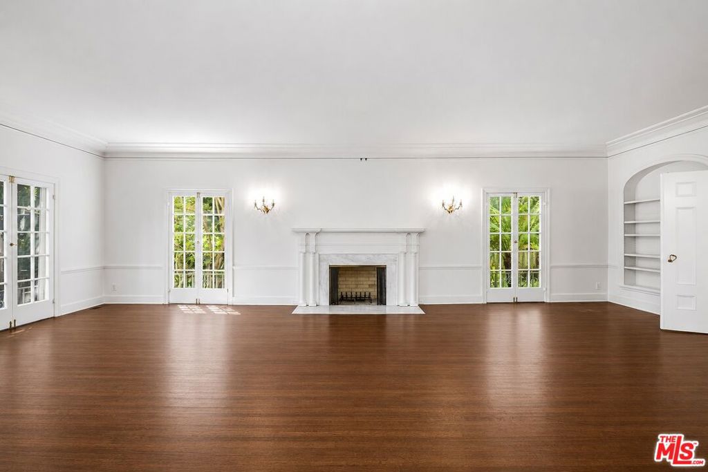 809 N Bedford Drive Property Photo 6