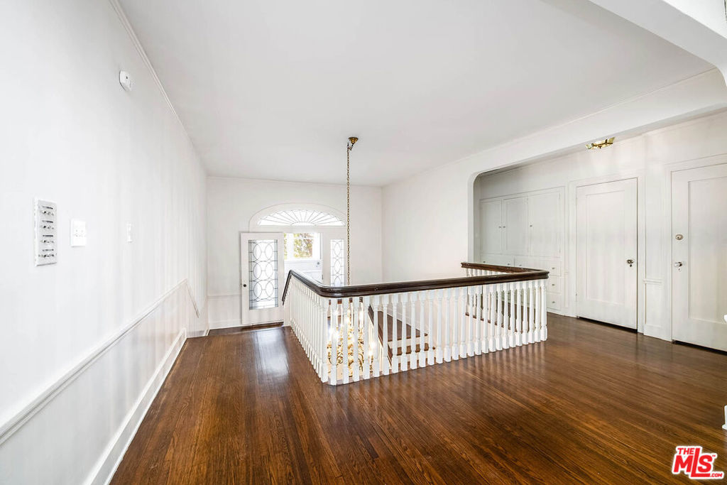 809 N Bedford Drive Property Photo 18
