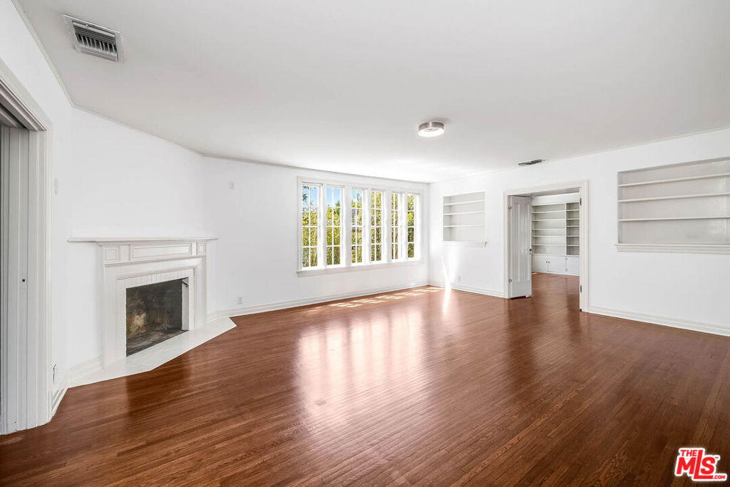 809 N Bedford Drive Property Photo 19