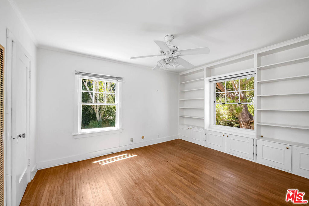 809 N Bedford Drive Property Photo 32