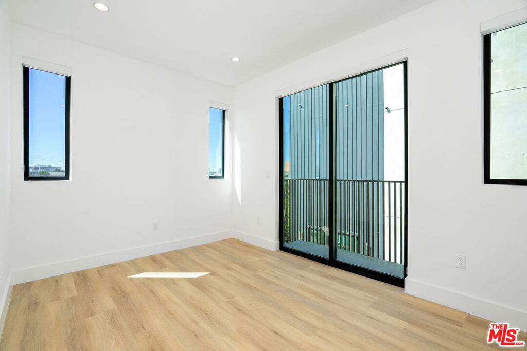 111 N Orlando Avenue Property Photo 17