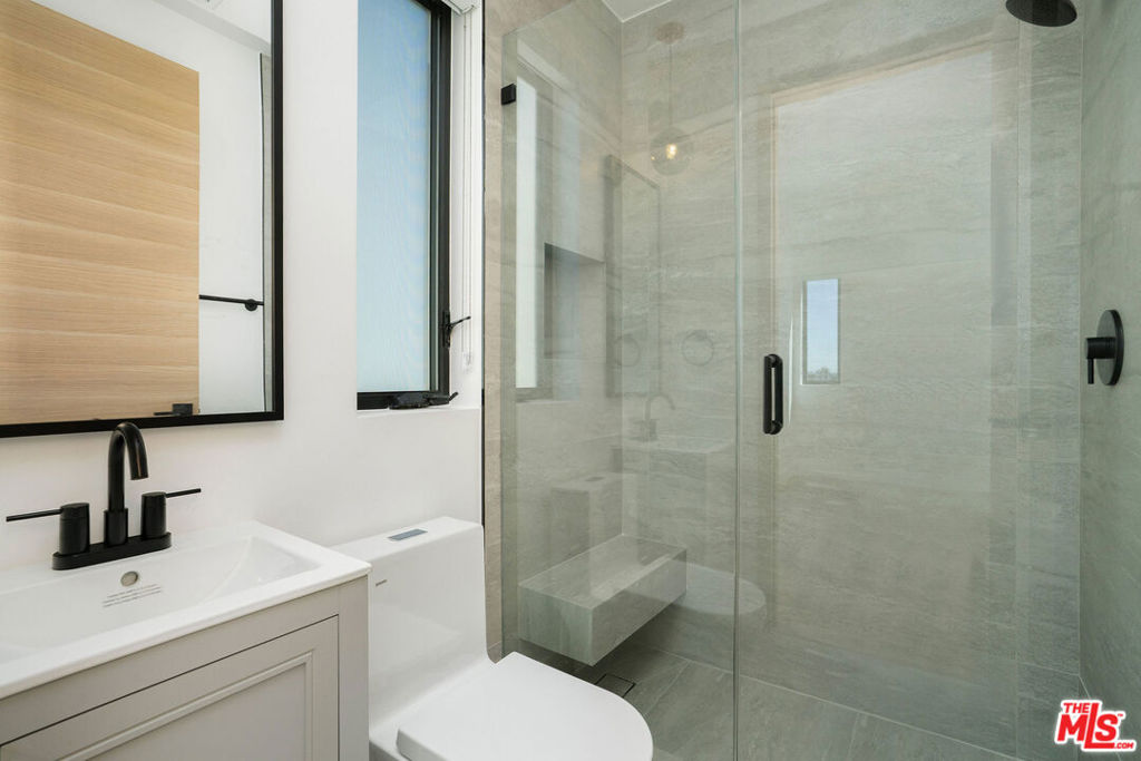111 N Orlando Avenue Property Photo 20
