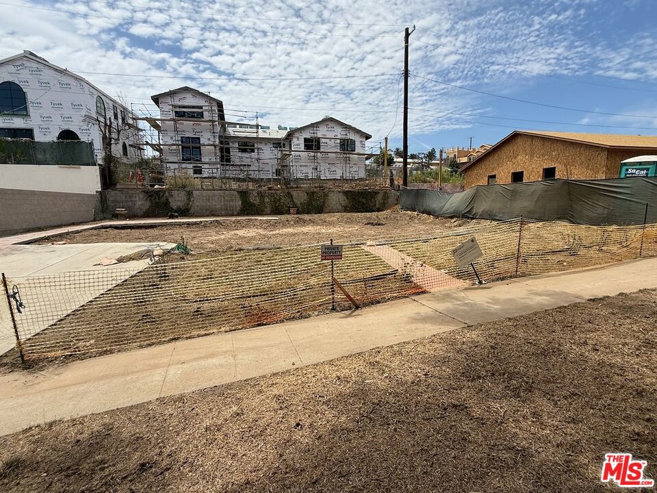 16655 W Sunset Boulevard Property Photo 4