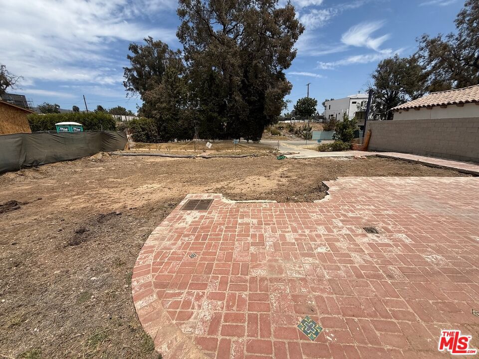 16655 W Sunset Boulevard Property Photo 6
