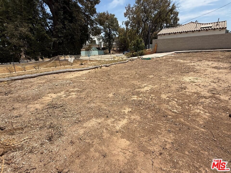 16655 W Sunset Boulevard Property Photo 9