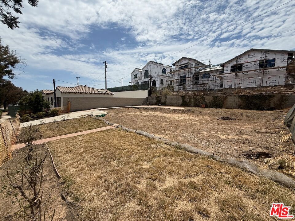 16655 W Sunset Boulevard Property Photo 10