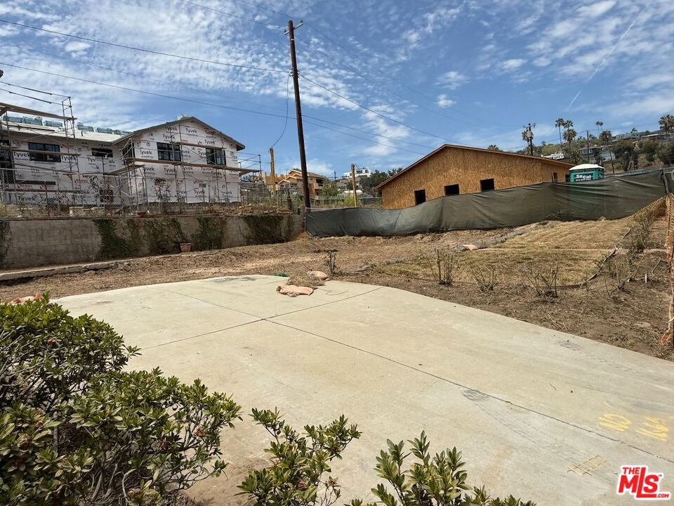 16655 W Sunset Boulevard Property Photo 11