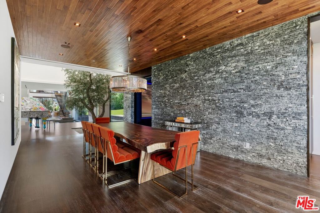 3000 Benedict Canyon Drive Property Photo 9