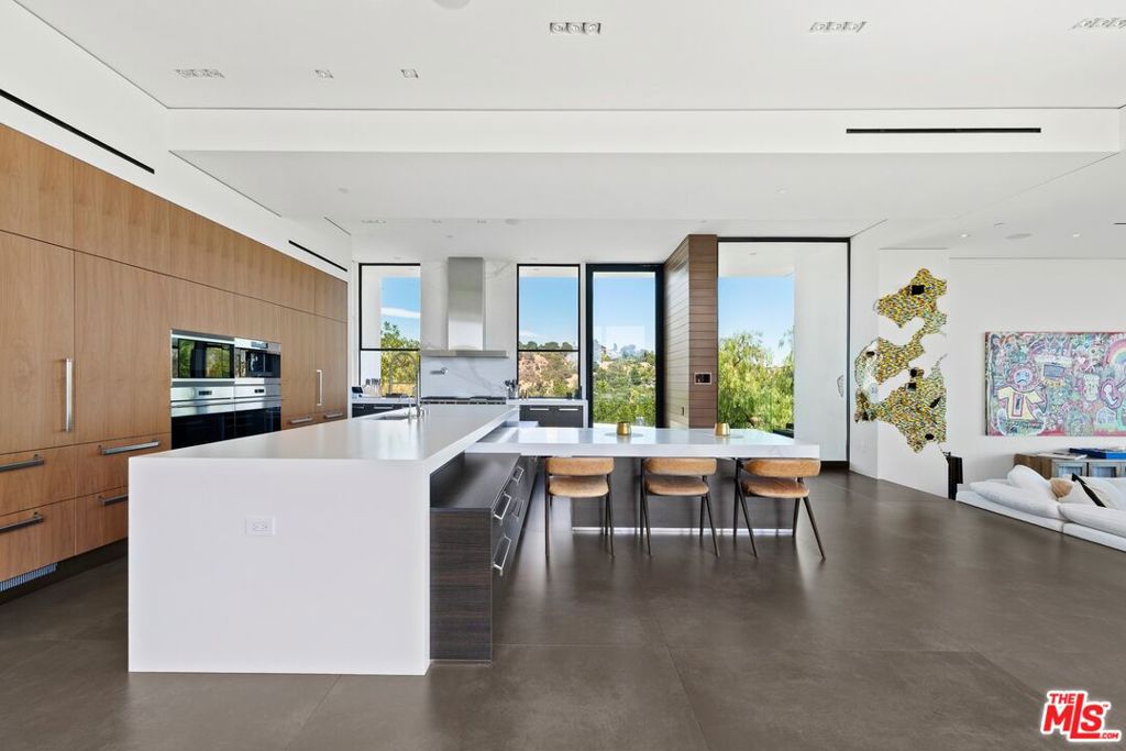 3000 Benedict Canyon Drive Property Photo 10
