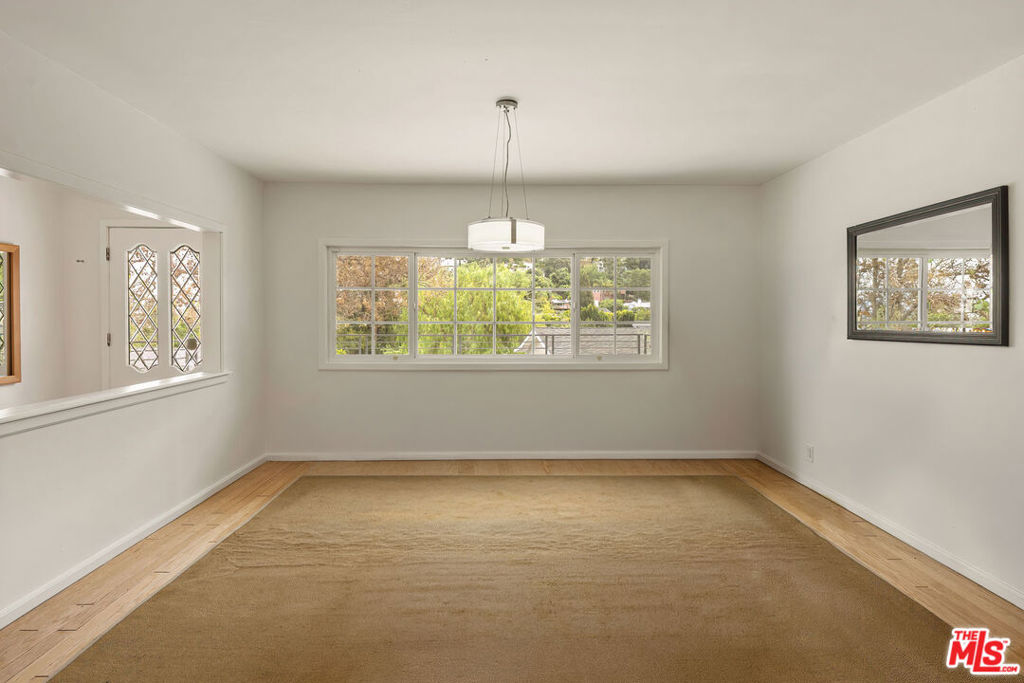4115 Knobhill Drive Property Photo 8