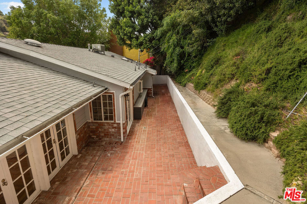4115 Knobhill Drive Property Photo 18