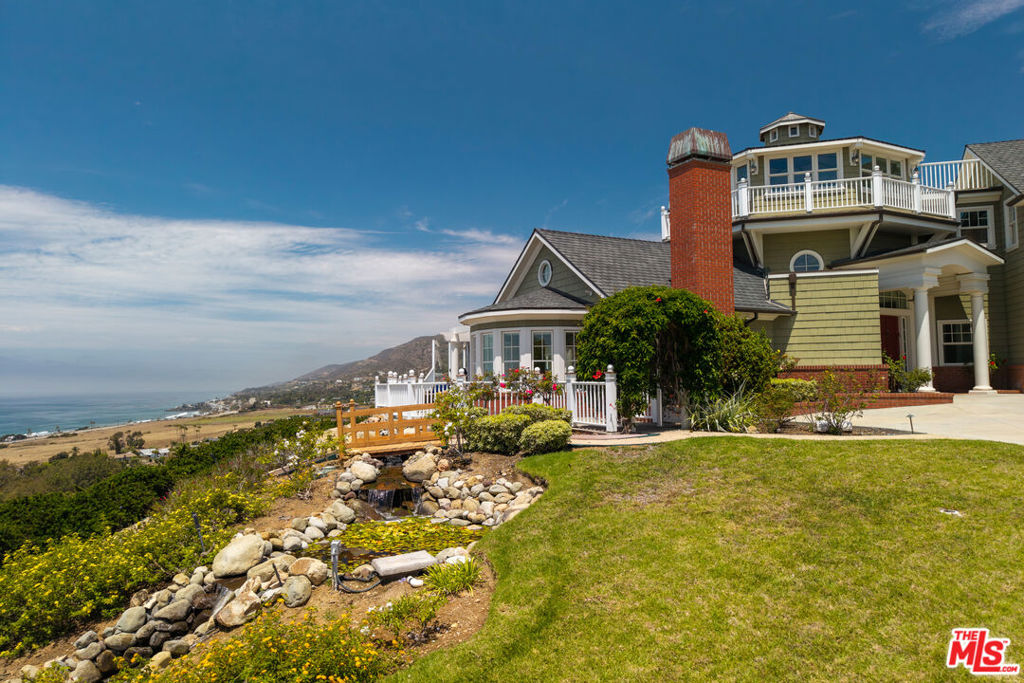 6277 Sea Star Drive Property Photo 15