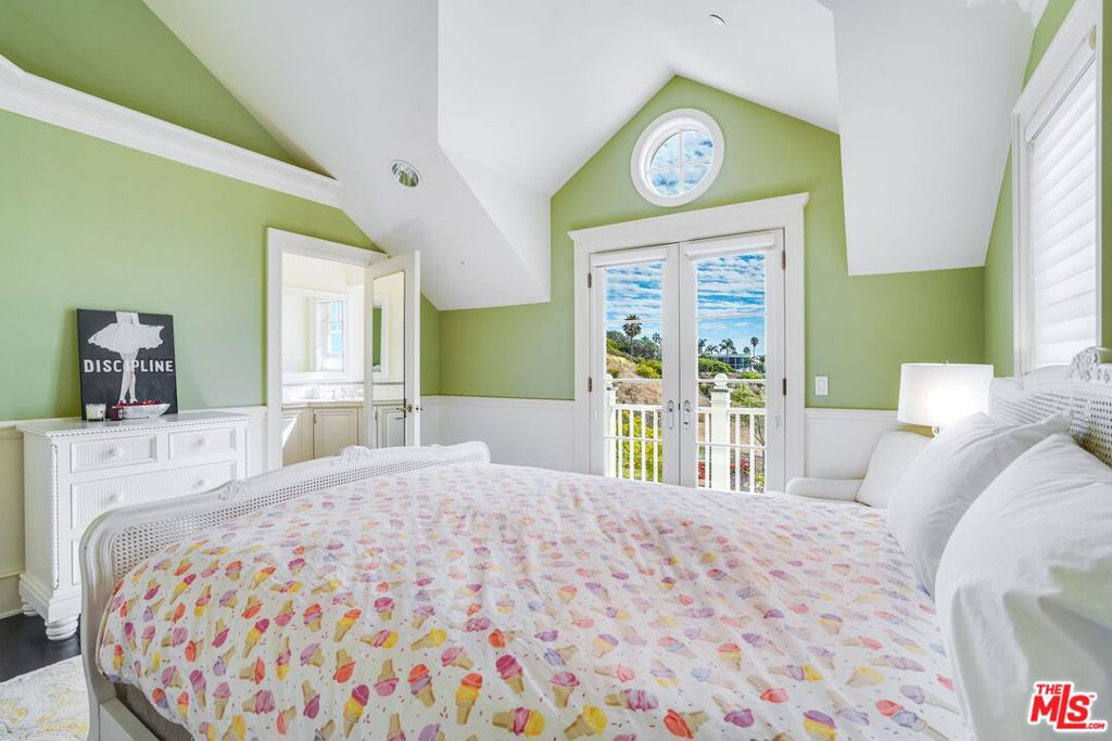 6277 Sea Star Drive Property Photo 26
