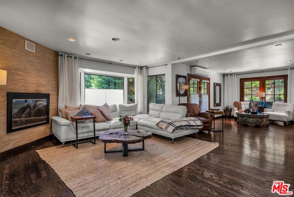 805 Malibu Meadows Drive Property Photo 8