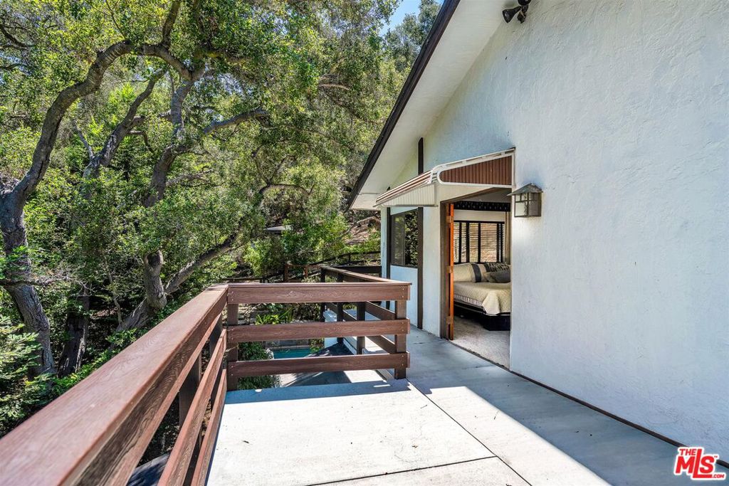 805 Malibu Meadows Drive Property Photo 30