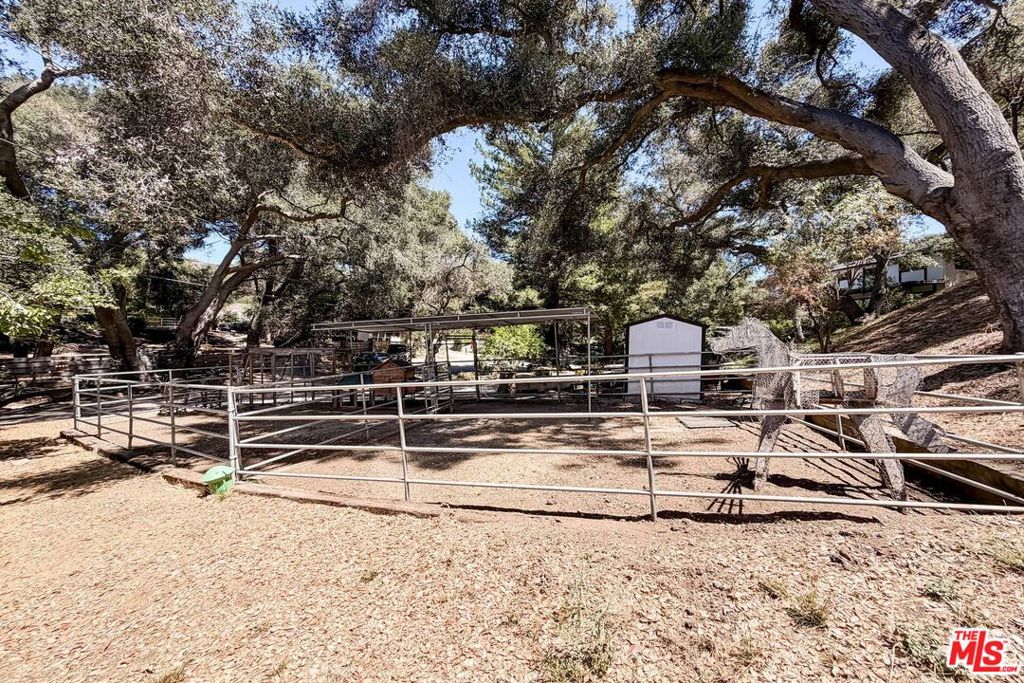 805 Malibu Meadows Drive Property Photo 46
