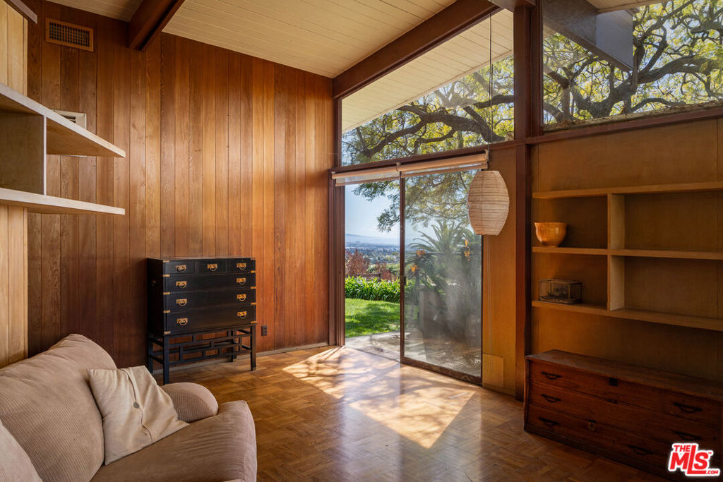 12421 Deerbrook Lane Property Photo 4
